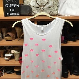 💋💋 Victoria's Secret LIPS Muscle Tank