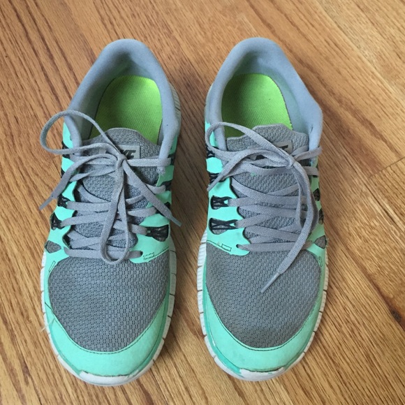 Women's Nike free 5.0 running shoes