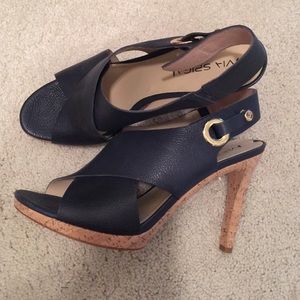 Navy heels