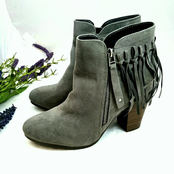 LAST PAIR!!! Gorgeous Gray Suede Fringe Booties - Picture 3 of 4