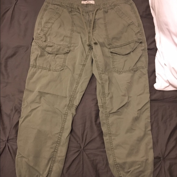 Hollister cargo joggers. Size 7.