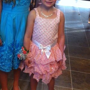Girls dress