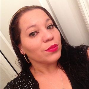 Meet your Posher, Yesenia