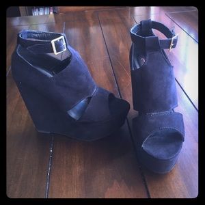 Just Fab, never worn black wedges!!!