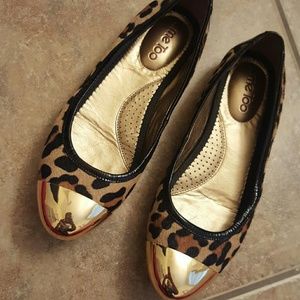 Me Too, Cheetah Gold Captor Flats