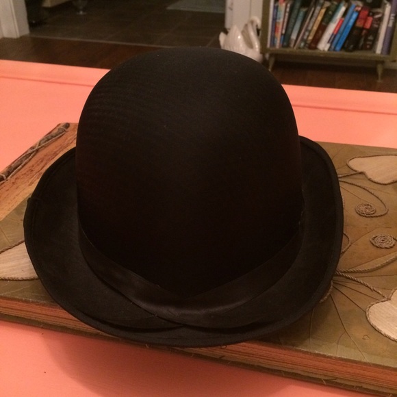 Nice little hat for any occasion but was used once