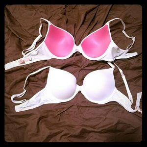 **SOLD**      Victoria's Secret Bras