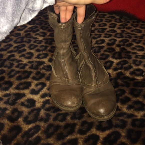 Boot - Picture 3 of 3