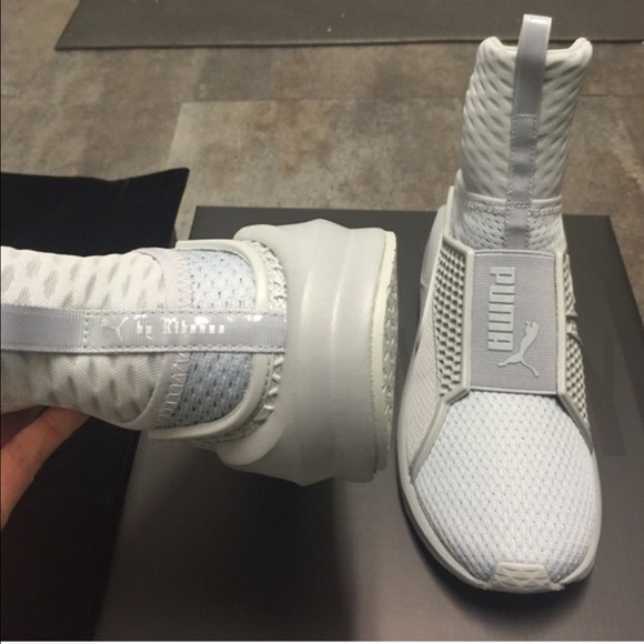 FINAL PRICE!! PUMA FENTY - Picture 4 of 5