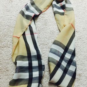 ( Bundle for Yellow4266 ) Burberry-ish Scarf