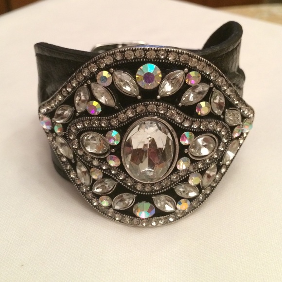 🎉PRICE FIRM! Stunning Unique Cuff Bracelet -NWOT