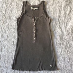Button down tank
