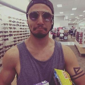 Meet your Posher, Kenneth