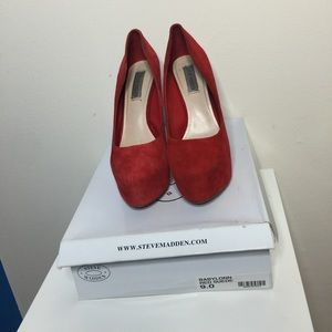 STEVE MADDEN Babylon Red Suede Platforms Sz 9!!