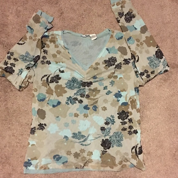 Super cute long sleeves blouse
