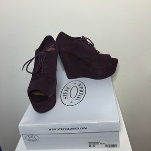 STEVE MADDEN Windupp BurgundySuede Wedge Sz 8.5