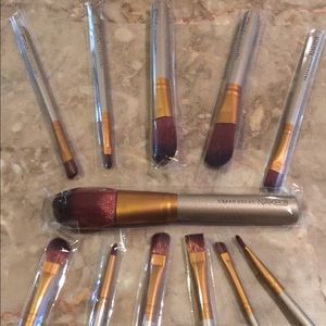 New Urban Decay Brush set  12
