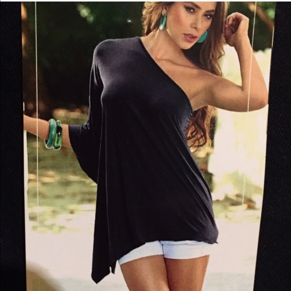 Absolutely stunning little sexy black top