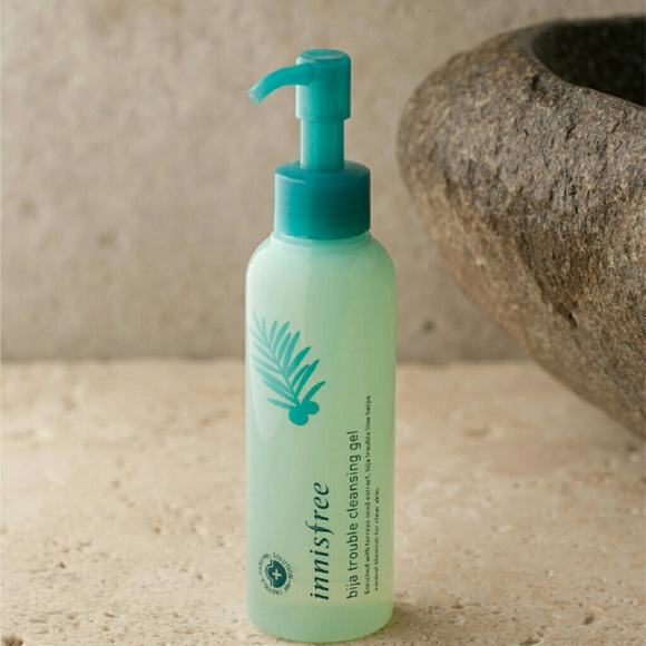 Innisfree Jeju Bija Anti-trouble Cleansing Gel