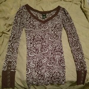 Vanity V-Neck Long Sleeve