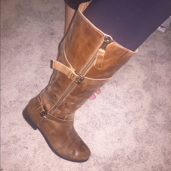 Leather buckle cognac riding boots