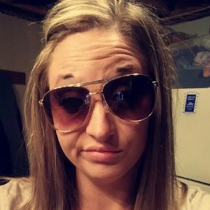 Meet your Posher, Renee