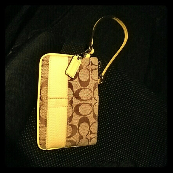 Coach Classic Wristlet