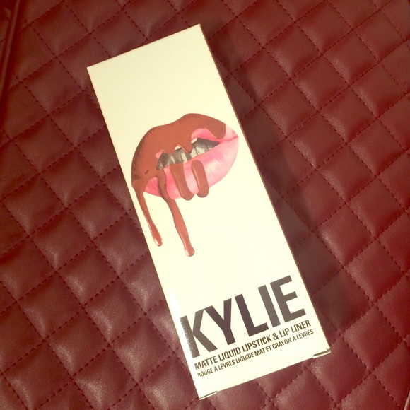 Kylie Lip Kit in Brown Sugar