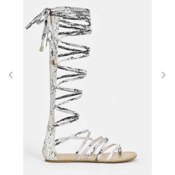 SNAKE SKIN IS SO IN! Faux snake skin lace ups