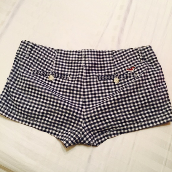 Short Hollister size 9