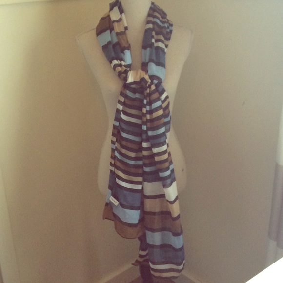 Nine West scarf