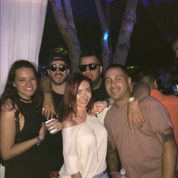 Meet your Posher, Gil