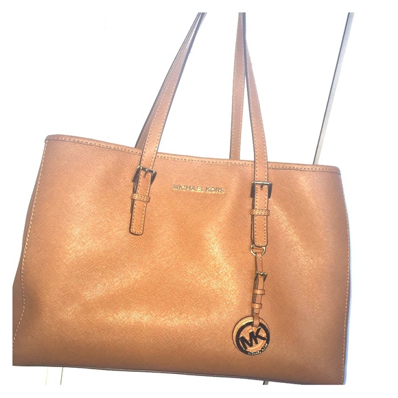 Micheal Kors purse