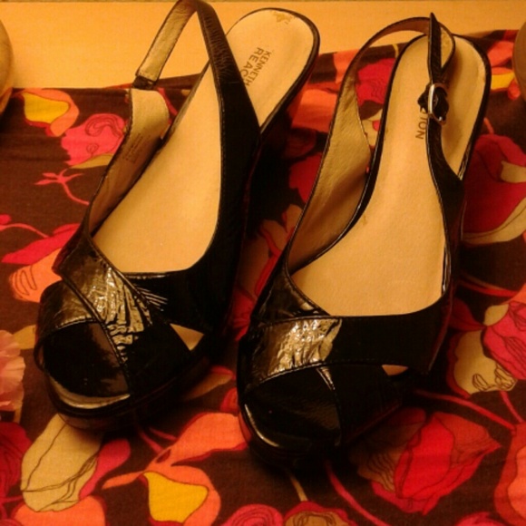 Kenneth Cole Reaction platform sandals Coco Motion