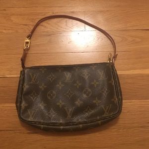Louis Vuitton pochette