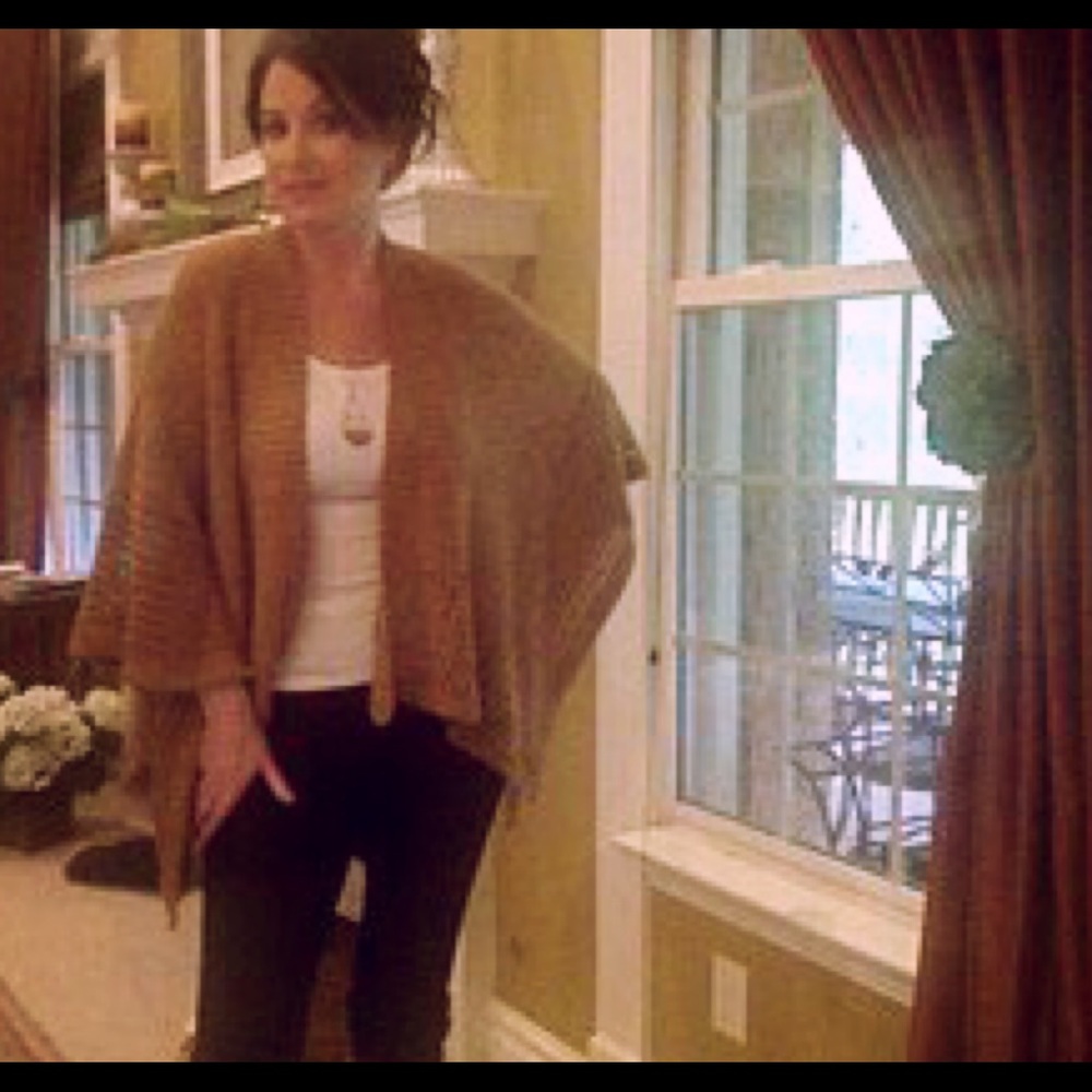 Bundle on Hold Last one ! Drape Knit Poncho - Picture 4 of 4