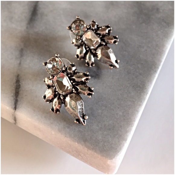 One Wink Jewelry - Jeweled statement earrings