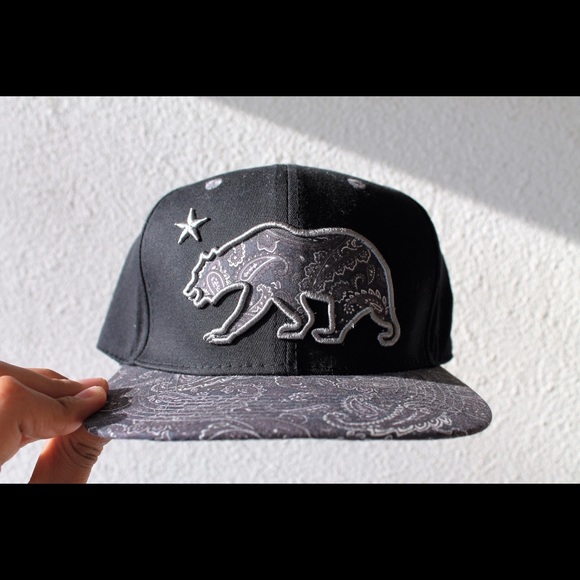 California Snapback - Picture 1 of 4