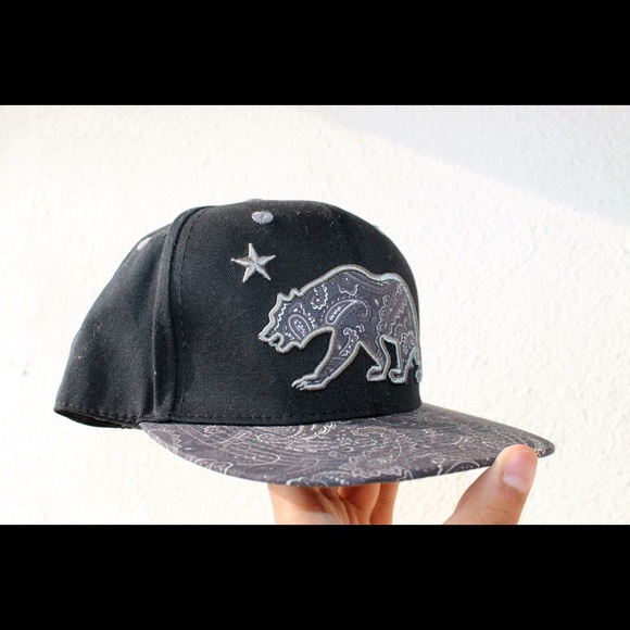 California Snapback - Picture 2 of 4