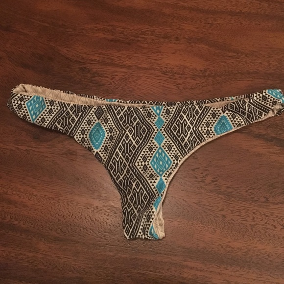 Acacia bottoms