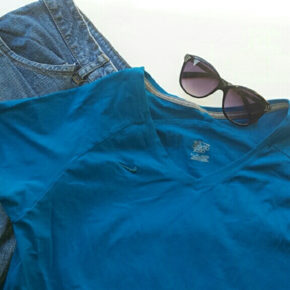 ⭐️LIGHT WEIGHT TOP BLUE - Picture 3 of 6