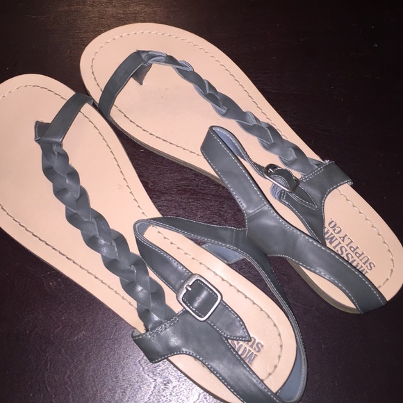 Mossimo supply co sandals