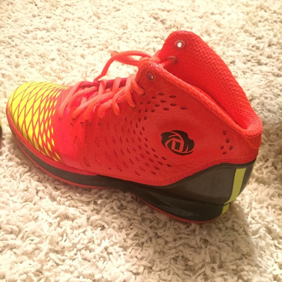 SOLD | Adidas Basketball Sneaker - Picture 4 of 4