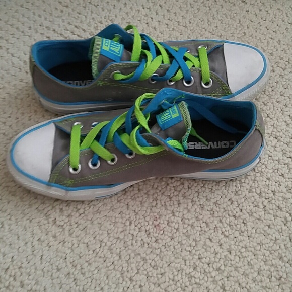 Grey converse
