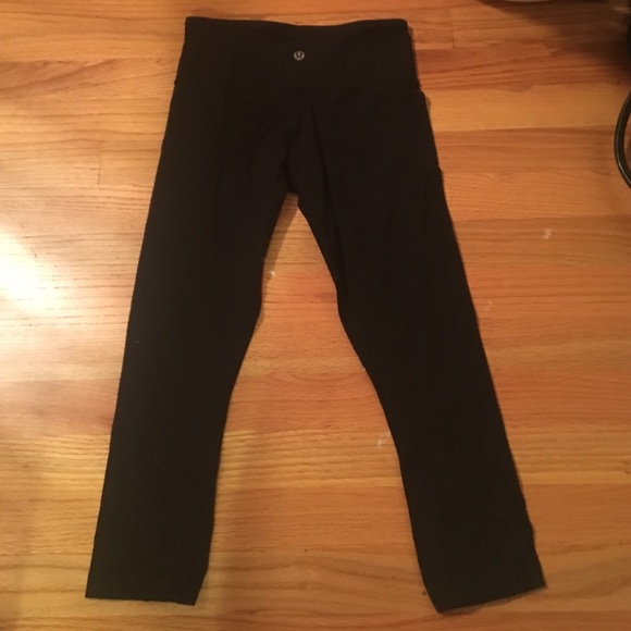 Black Wonder Under Crop Lululemon Leggings