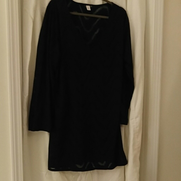 Long sleeved bathing suit cover-up