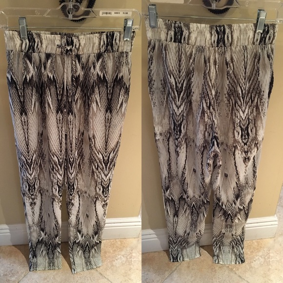Ark & Co size small snake print pants