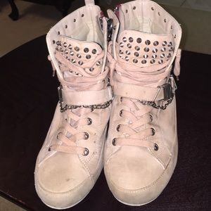 San adelman high top tennis shoes