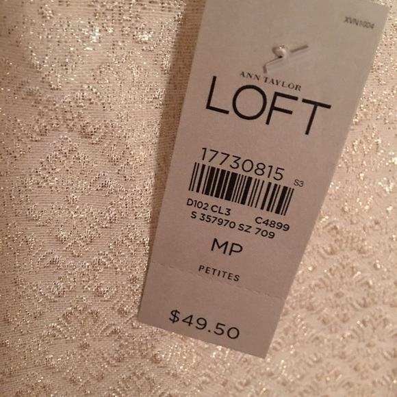 Ann Taylor Loft Top, NWT - Picture 3 of 3