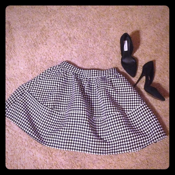 High waist plump skirt - Picture 1 of 3